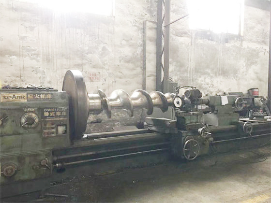 喂料螺(luo)旋軸加工(gōng)