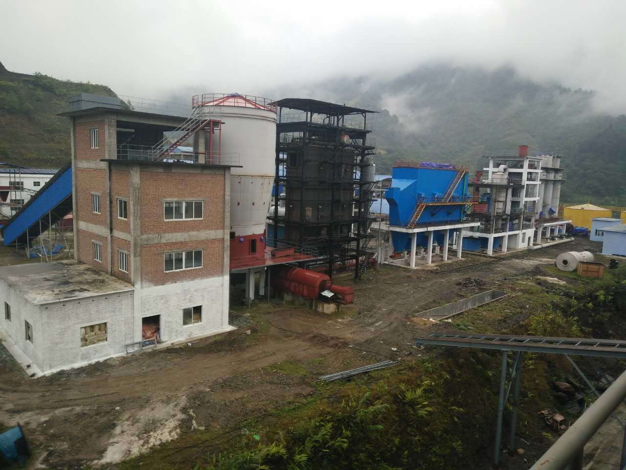 2萬噸鋅(xin)冶煉焙燒非标設(she)備制作安裝