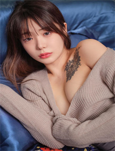《朝鲜女优-女人张开腿让男人添》